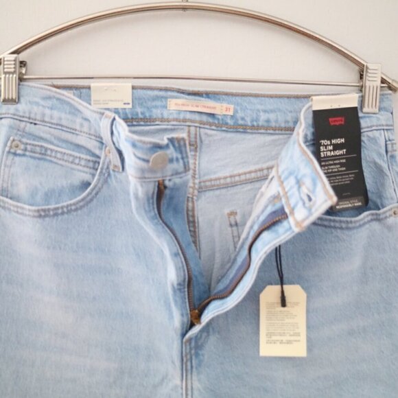 NWT Levis 70's Jeans Size 31 High Rise Slim Straight Leg Light Blue Wash - Picture 8 of 11